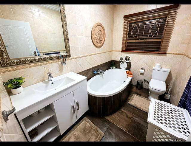 3 BEDROOM TOWNHOUSE FOR SALE IN THREE RIVERS